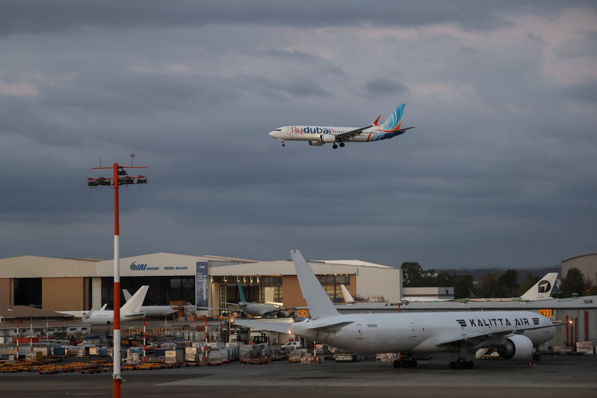 Το αεροπλάνο της FlyDubai με προορισμό το Ισραήλ από τα Ηνωμένα Αραβικά Εμιράτα κάνει αναγκαστική προσγείωση στη Σαουδική Αραβία μετά από σήμα έκτακτης ανάγκης στις 30 Σεπτεμβρίου 2026