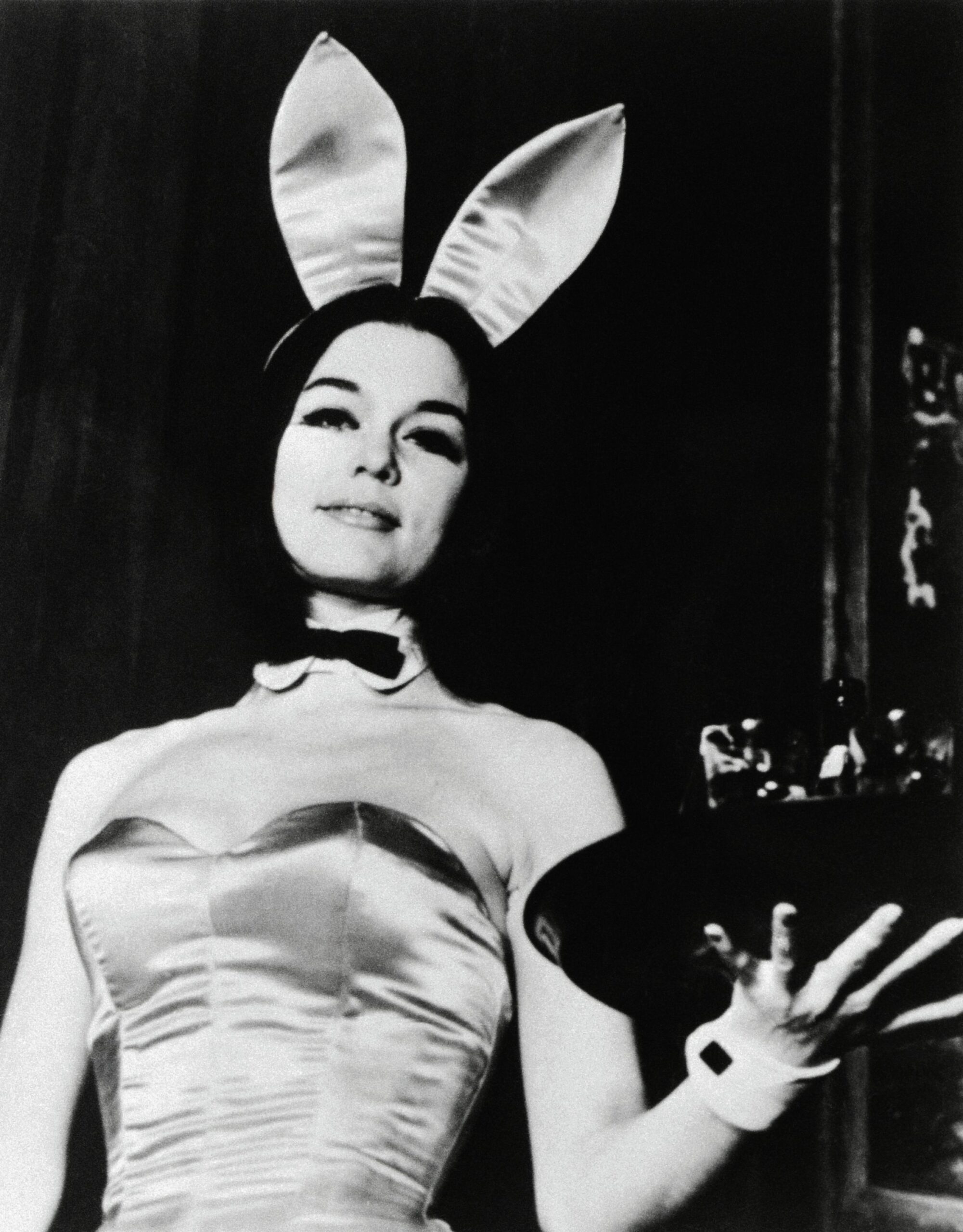Η Γκλόρια Στάινεμ ντυμένη κουνελάκι του Playboy