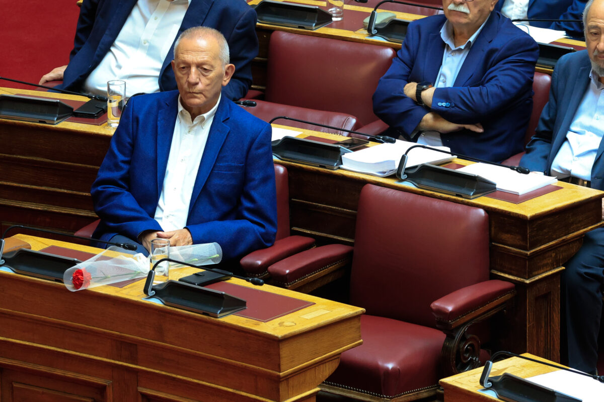 Γαρύφαλλο, Βουλή, Χαλβατζής, ΚΚΕ